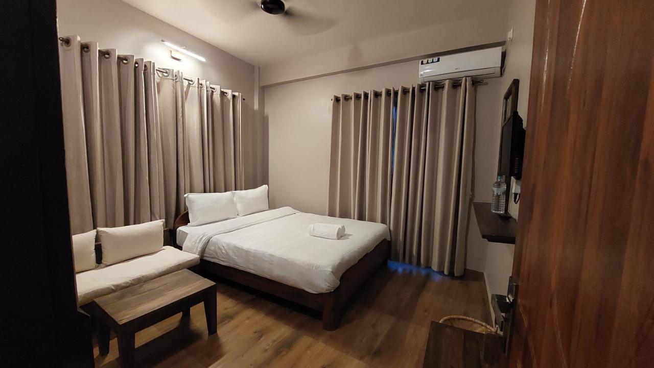 Hotel Blossom Покхара Экстерьер фото